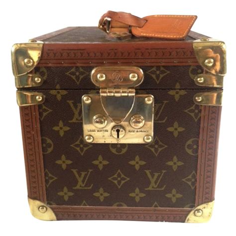 fake louis vuitton vanity case|louis vuitton wristlet pouch.